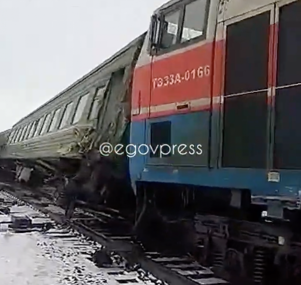 Локомотив столкнулся с пассажирским поездом Бишкек – Самара в Казахстане