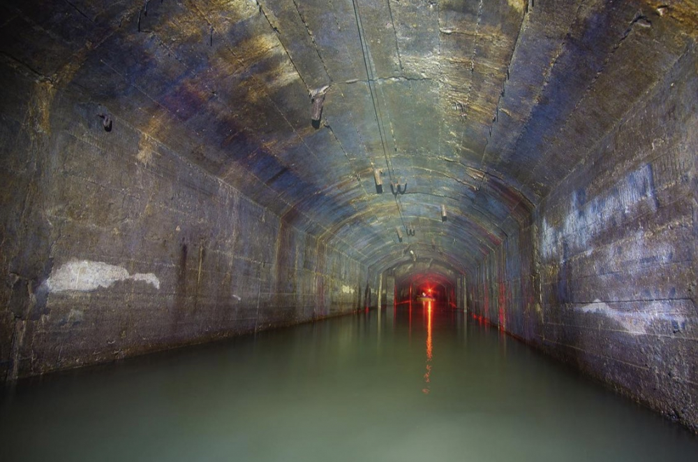 Диггеры показали затопленный бункер Берии в подземелье Самары