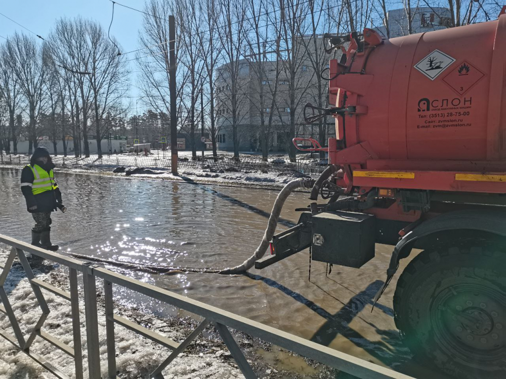 Власти Самары и Тольятти рассказали, как проводят откачку воды на улицах