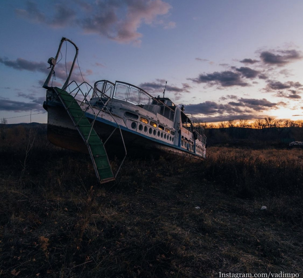 В селе Фёдоровка под Тольятти нашли заброшенный корабль