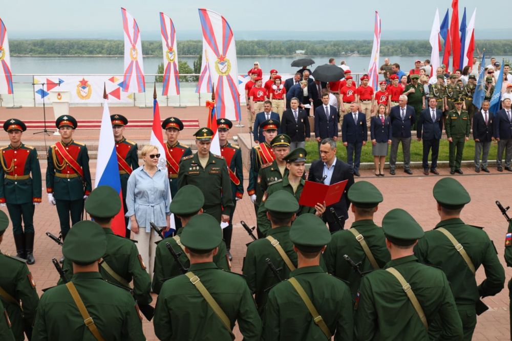 Впервые в истории Самары прошла церемония приведения к Военной присяге военнослужащих спортивных рот