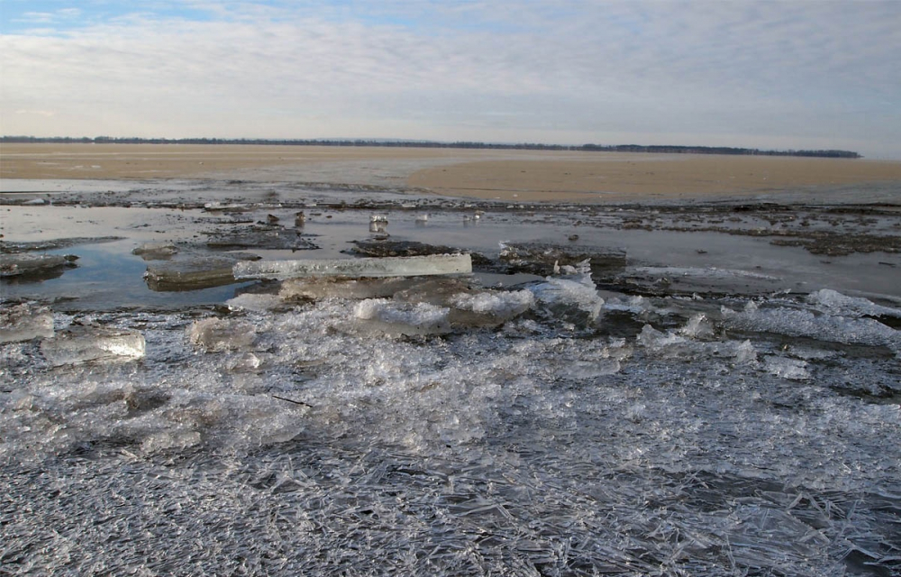 Осторожно, тонкий лёд: спасатели рассказали, как не попасть в экстремальную ситуацию