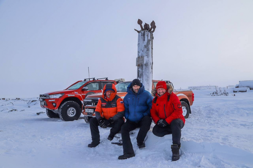 Чай из айсберга и встреча с королём Арктики: самарский путешественник первым проехал на авто все крайние точки России