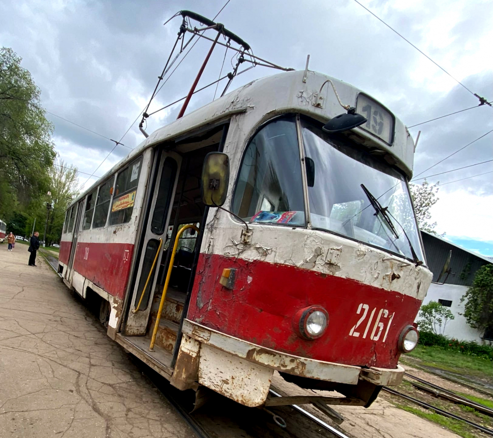 Он служит 38 лет: самый страшный трамвай Самары вновь вышел на маршрут