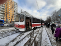 На улице Ново-Вокзальной в Самаре трамвай сошёл с рельсов 