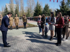 Дмитрий Азаров вручил Ордена Мужества вдовам погибших в Украине военнослужащих