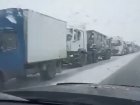 Буксуют большегрузы: в Самарской области на трассе М5 образовалась гигантская пробка 