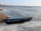 Две женщины на лодке врезались в льдину возле острова Лягушачий