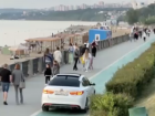 Полиция задержала водителя, разъезжающего на авто по пешеходной зоне на самарской набережной