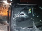 На трассе в Самарской области железный предмет из-под колёс грузовика пробил лобовое стекло встречного авто