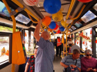 Водитель троллейбуса в Самаре сама украсила салон к 9 Мая