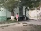 Стринги VS лосины: в сети идут горячие споры, во что одета девушка на видео, гуляющая по Тольятти