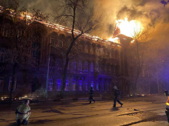 «Обрушили на дом 3 тысячи тонн воды»: вместе с МЧС «Блокнот» вспомнил крупнейшие пожары в Самарской области