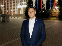 «Очищали район от наркотиков»: помощник депутата выступил в защиту Дениса Штейна