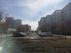 Кручу — верчу, обмануть хочу: в Самаре чиновники сдавали в аренду заборы вместо стоянок