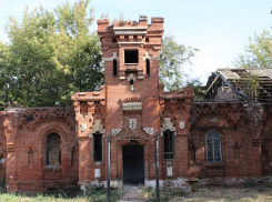 Волга подмыла часть руин: в Приволжском районе продолжают восстанавливать усадьбу Самариных