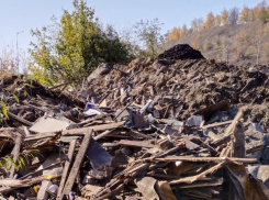 Ядовитая свалка в Самарской области продолжает осквернять святое место