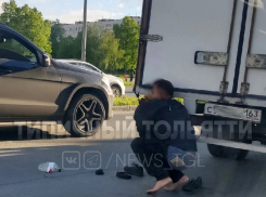 Окровавленного водителя из Самарской области приковали наручниками к бамперу