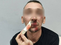 В Самаре мигрант протащил по асфальту столичного гостя, зажав ему руку стеклом авто