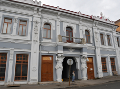 Подрядчик сорвал контракт на реставрацию Дома с атлантами на сумму 155 млн рублей 