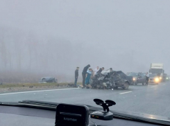 При столкновении трёх авто в Кинельском районе погибли 2 человека