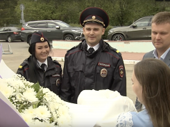 Благодаря тольяттинским полицейским женщина со схватками успела доехать до роддома вовремя 