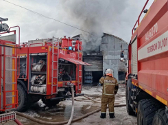 Вода и пламя: в Самаре сгорел завод по производству минералки