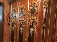 В Самаре продают редкий золотой шкаф по «смешной» цене