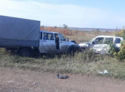 В Самарской области легковушка врезалась в малотоннажный грузовик
