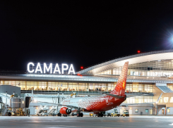 Самолет из Нижневартовска не смог долететь до Самары