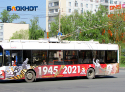 «Бессмертный полк» едет в автобусах Самары, а в Тольятти троллейбус Победы так и не вышел на маршрут