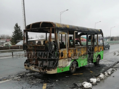 В Самаре прямо на ходу загорелся автобус