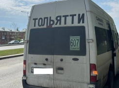 «Отстаньте, дайте поспать»: пассажиры междугороднего рейса застряли на трассе по вине водителя