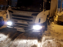 Самарские водители мусоровозов показали, в каких жёстких условиях они работают