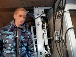 Ловушка на дне шахты: лифт весом полтонны раздавил молодого самарца