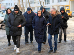 Елена Лапушкина проверила дворы и улицы Самары из-за жалоб на утечки и провалы