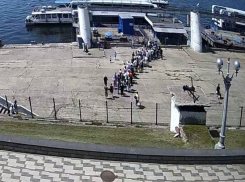 Минтранс прокомментировал очереди на речной транспорт до Рождествено и острова Поджабный