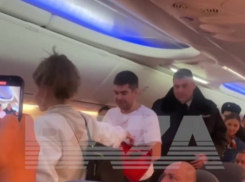 «Братан, рукой помаши»: в Самаре из-за дебошира сел дубайский самолёт