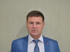 Сестра азербайджанца, задержанного за нападение депутата Турусина, избила девушку, которую спас парламентарий