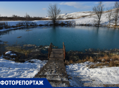 Постапокалиптический пейзаж: как выглядит Голубое озеро зимой