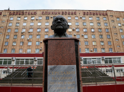 Медиков косит криминальный вирус: заместителя главврача больницы Середавина Алексея Ошуркова арестовали на 2 месяца