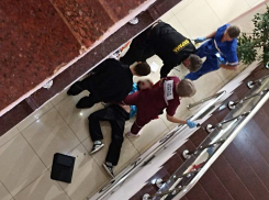 Мальчик, сорвавшийся с эскалатора в торговом центре Тольятти, впал в кому