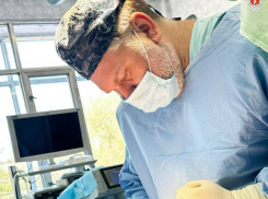 Вернули возможность ходить: самарские врачи провели подростку операцию при компрессионном переломе позвоночника