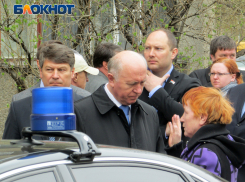 «Ворон ворону глаз не выклюет»: депутаты отказались лишить надбавки к пенсии экс-губернатора Самарской области