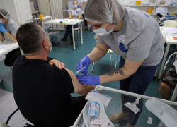 700 тысяч жителей Самарской области прошли повторную вакцинацию от COVID-19