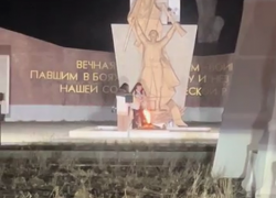 Подростки осквернили памятник в Чапаевске Самарской области