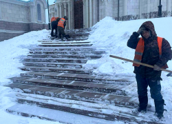 Под контролем главы Самары коммунальные службы освободили прихожанам дорогу к храму