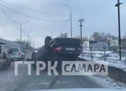 В Новокуйбышевске легковушка перевернулась на крышу