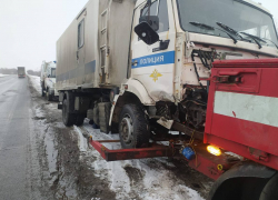 Полицейский конвой попал в ДТП на трассе в Волжском районе 