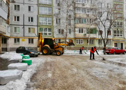 «Только фото с лопатами делаете!»: самарцы жалуются на уборку снега и обработку улиц от наледи 